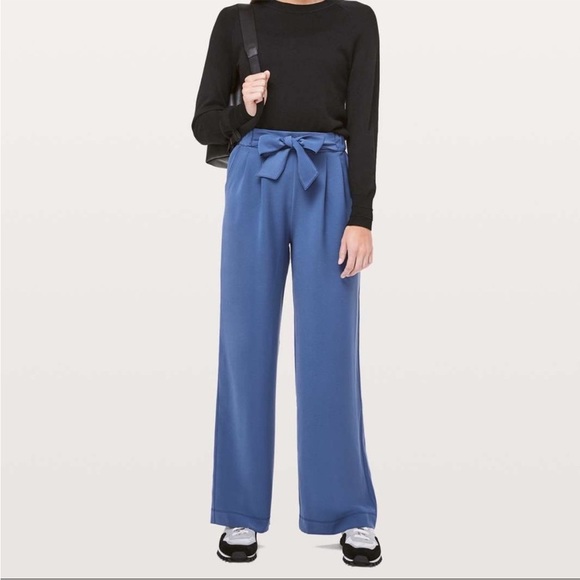 Lululemon‎ Noir Wide Leg Pant *Woven Gatsby Blue - Picture 1 of 9